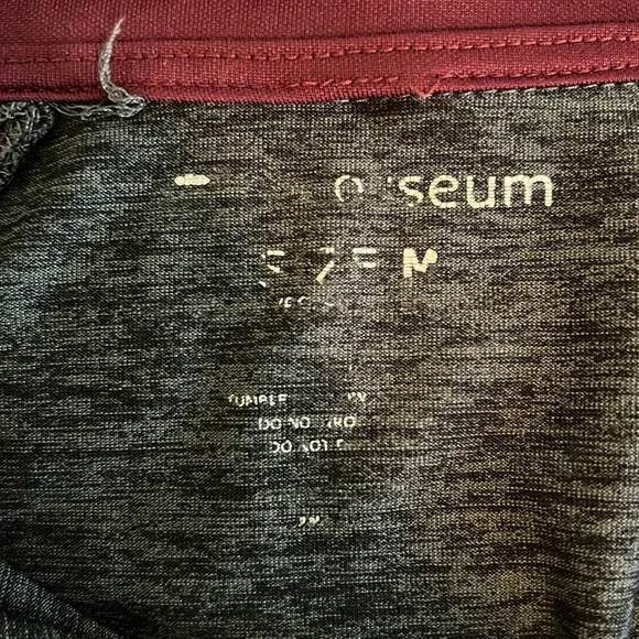 University of Minnesota Quarter zip-Size Medium - Picture 5 of 5